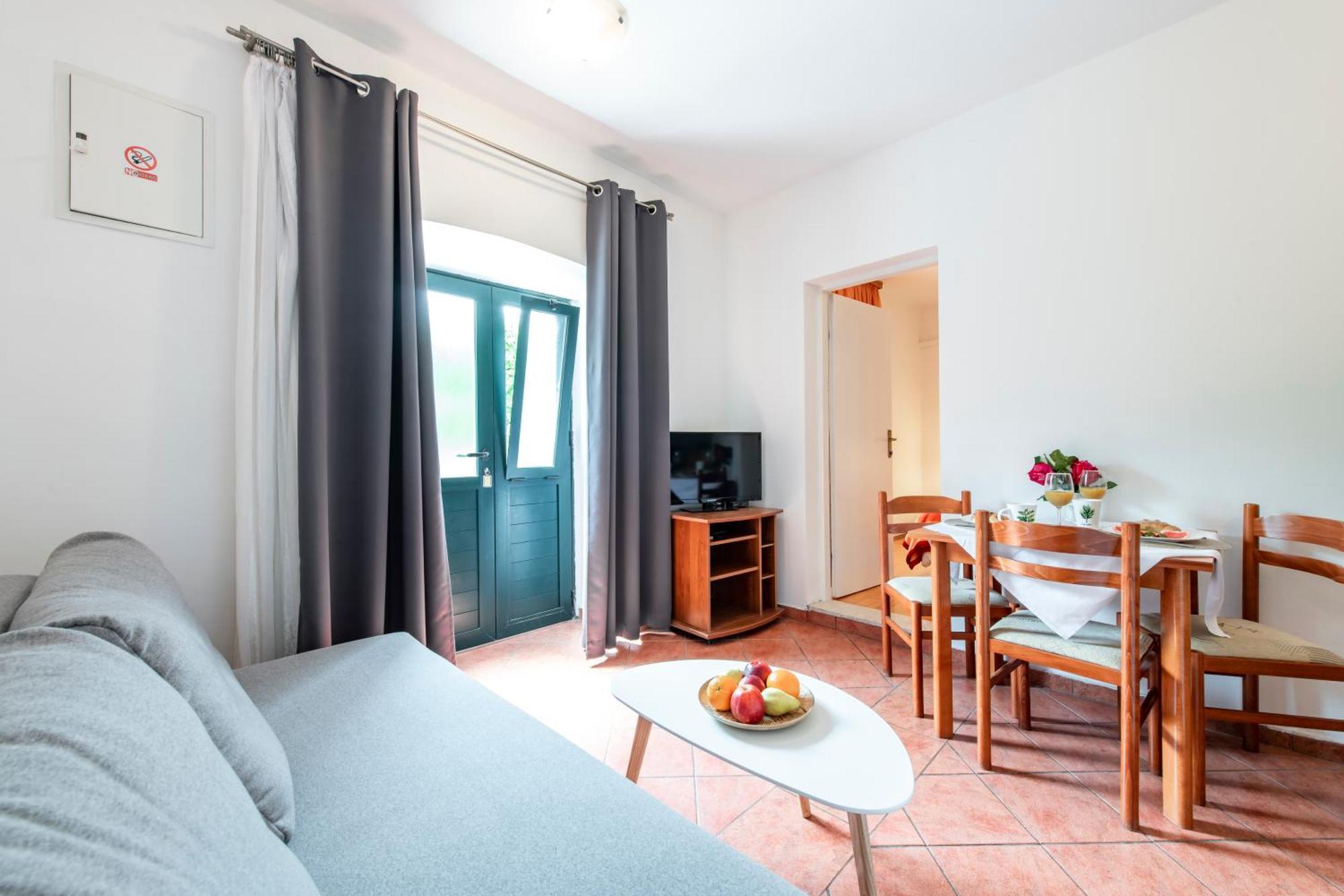 Apartment Doris Zaton (Dubrovnik-Neretva)